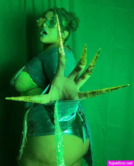Thevixxxenx OnlyFans Thumbnail #ep26XOaMGw
