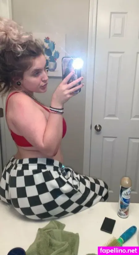 Thick Snapchat Slut OnlyFans Thumbnail #D9POrbrBuw