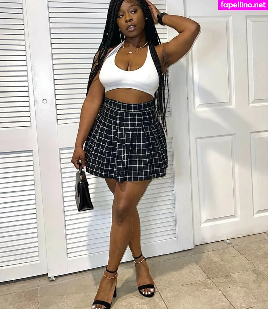 sharayyxxx, thick.trixxx Nude Leaked OnlyFans Photo #yz8C8k5yZV
