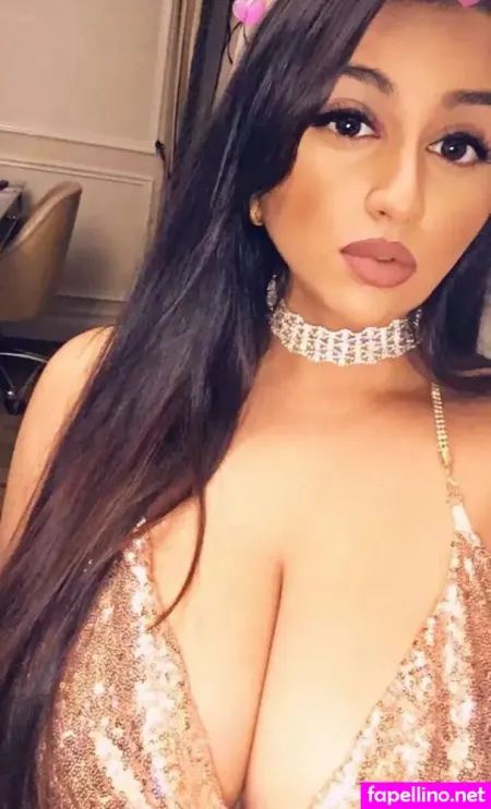 Thickest Desi Babe OnlyFans Thumbnail #OKxC80FAeB