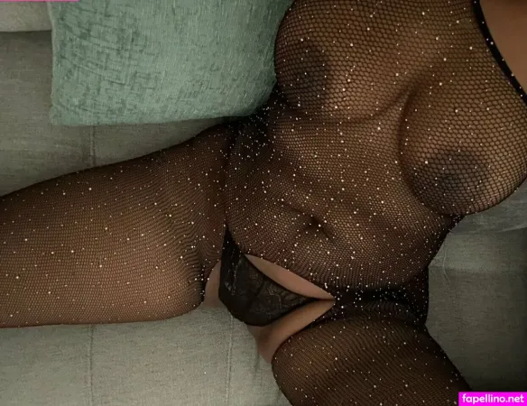 Thickinicki68 OnlyFans Thumbnail #uy5NsClFh7