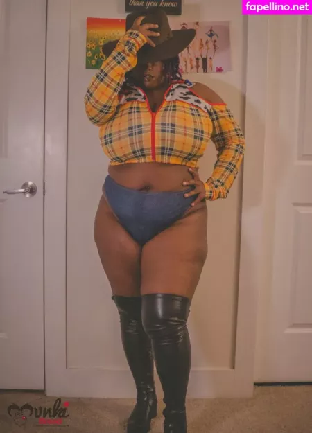 Thighlyinfluential OnlyFans Thumbnail #2iGWdsdCql