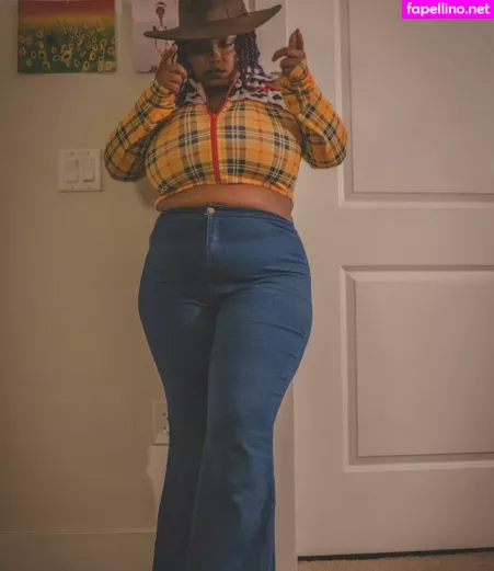 Thighlyinfluential OnlyFans Thumbnail #UPWobZv1xr