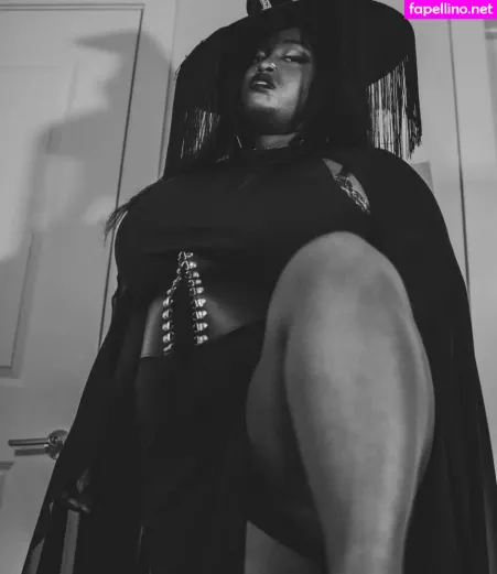 Thighlyinfluential OnlyFans Thumbnail #znKBIg4WoZ