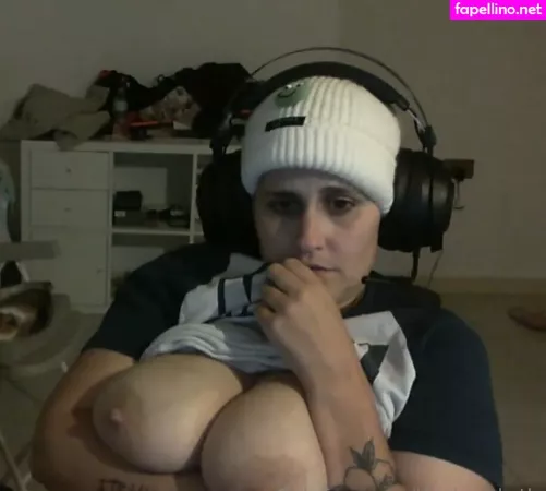 Thighsockstk OnlyFans Thumbnail #dUN2VgU829