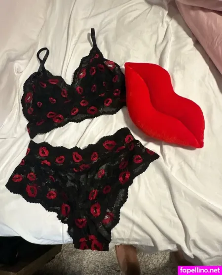 Thirsttrapqueeen OnlyFans Thumbnail #GojGFxKPiG