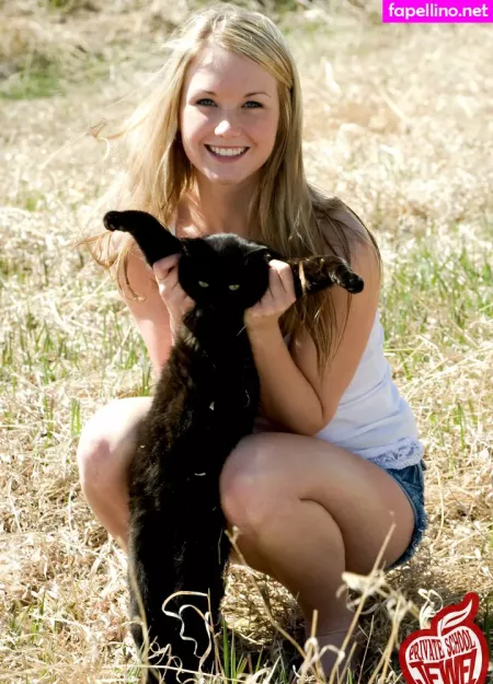 Thisyearsmodel OnlyFans Thumbnail #0Y57CCRpOq