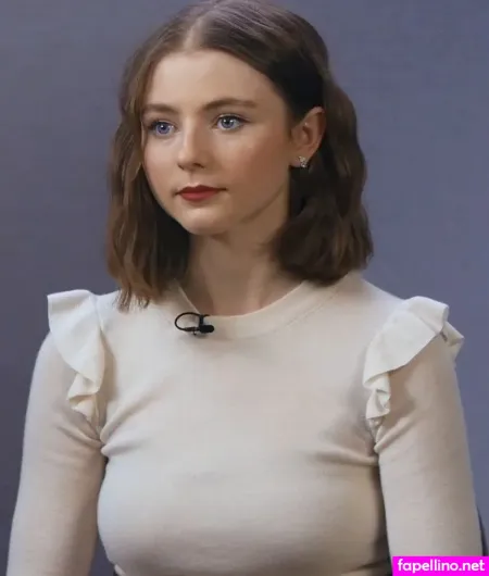 Thomasin Mckenzie OnlyFans Thumbnail #3ck5Jzzo1L