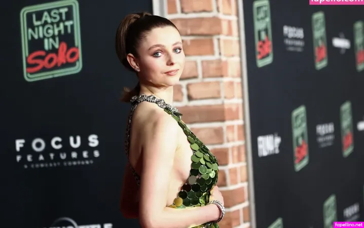 Thomasin Mckenzie OnlyFans Thumbnail #4stbw4cIqb