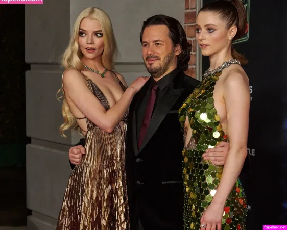 Thomasin Mckenzie OnlyFans Thumbnail #g7j9d27lAz