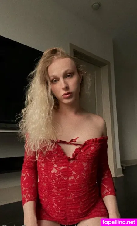 Threalqueenaria OnlyFans Thumbnail #RJHRbFpGlx