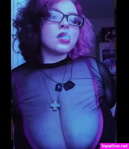 Throwaws22 OnlyFans Thumbnail #imQMboZSA5