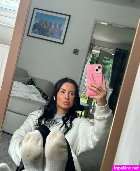Tia Louise Cateer OnlyFans Thumbnail #EYXLeOSrMc