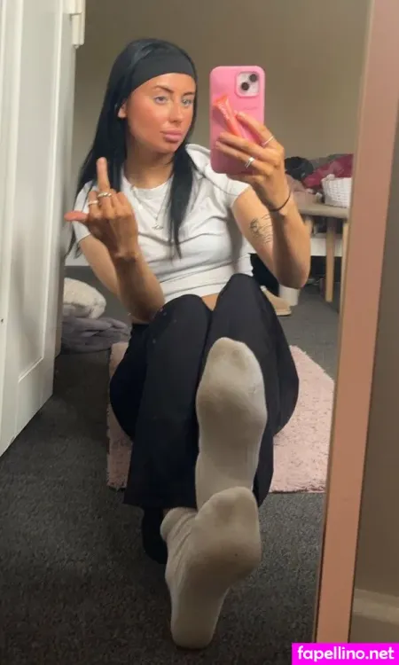 Tia Louise Cateer OnlyFans Thumbnail #J8GAhNU7An