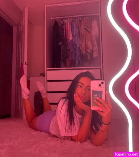 Tia Louise Cateer OnlyFans Thumbnail #Jcl5FLJc21