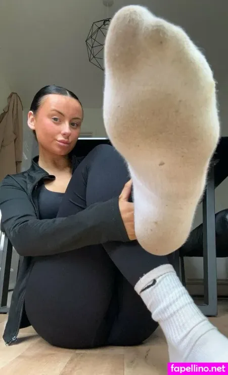 Tia Louise Cateer OnlyFans Thumbnail #me2socrd4o