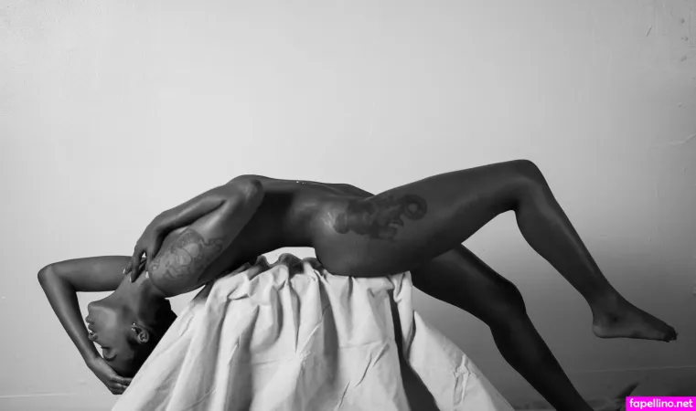 Tia Reid OnlyFans Thumbnail #YlHZ45ZZl7