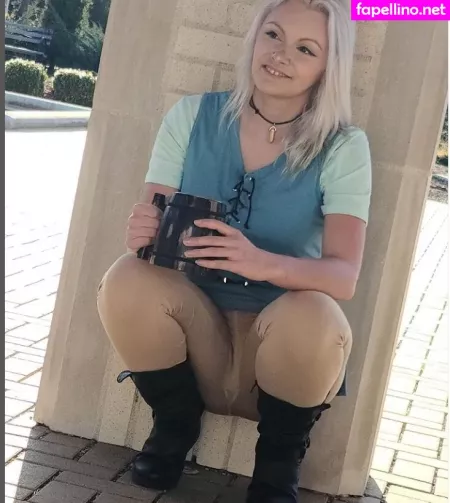 Tiabeaniesbeanpage OnlyFans Thumbnail #fUg2hNUuwB