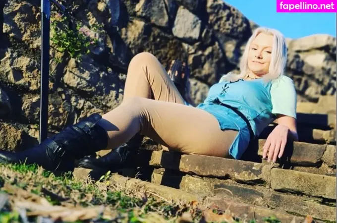 Tiabeaniesbeanpage OnlyFans Thumbnail #xZzIJyRPvm