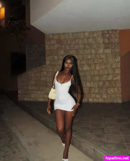 Tianalaboor OnlyFans Thumbnail #CBu5VAoXY7