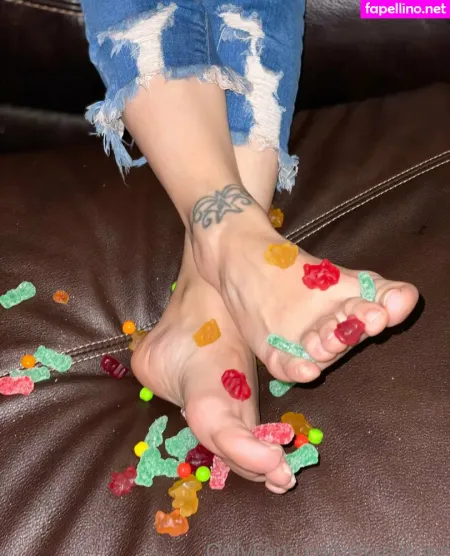 Tianataylortoes OnlyFans Thumbnail #1DRZFkN0xv