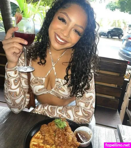 Tiarah Townsend OnlyFans Thumbnail #e5lYQnVT63