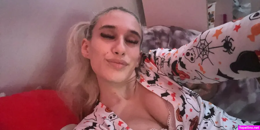 Tiarickie OnlyFans Thumbnail #LKP4wwCh93