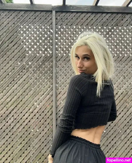 Tiarickie OnlyFans Thumbnail #uqJjFAX8As