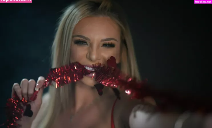 Tiffany Watson OnlyFans Thumbnail #rUJ8GRl512