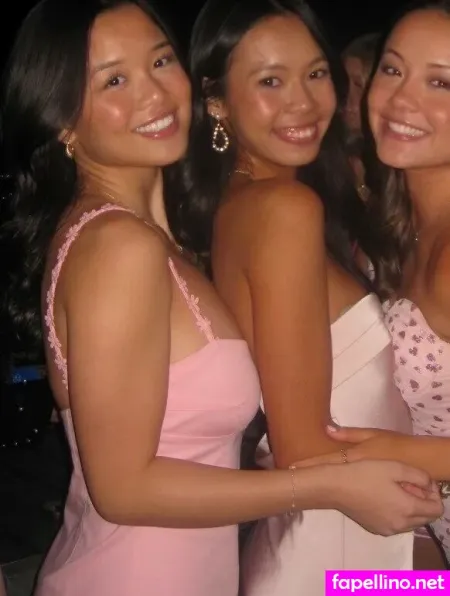 Tiffany Wen OnlyFans Thumbnail #LgAxUdC0ZF