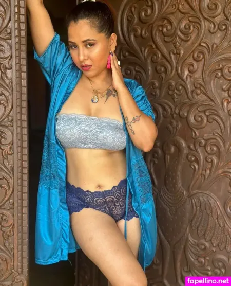 Tina Nandi OnlyFans Thumbnail #C4Wrlxotk0