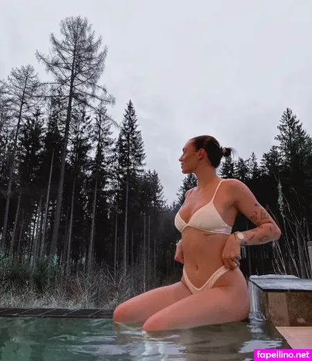 Tina Neumann OnlyFans Thumbnail #3EBsUoaGnW