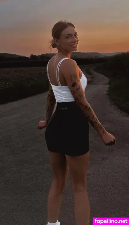 Tina Neumann OnlyFans Thumbnail #zbxPayHQci