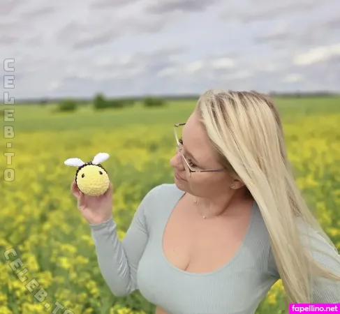 Tina Typicaltinaa OnlyFans Thumbnail #cycGe9grBs