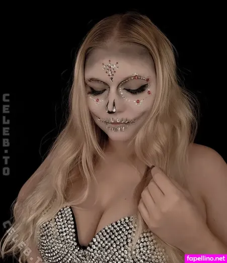 Tina Typicaltinaa OnlyFans Thumbnail #kREopmFKa6