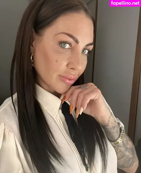 Tina2212 OnlyFans Thumbnail #r0i0vxs70N
