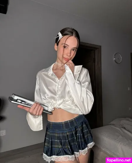 Tinaember OnlyFans Thumbnail #HxZZsjT0RV