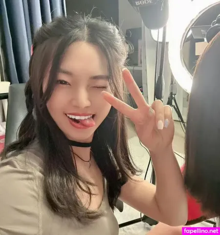 Tingting Asmr OnlyFans Thumbnail #LrToD8YySl