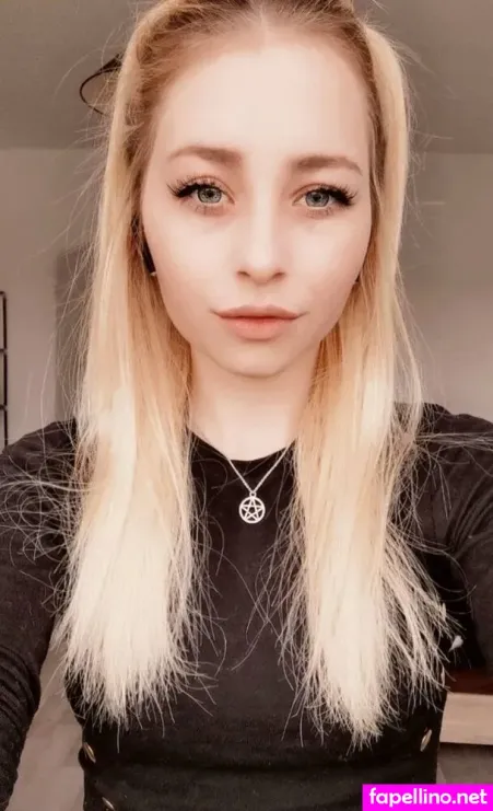 Tinuvielx Xluthien OnlyFans Thumbnail #5q4eBjArUU