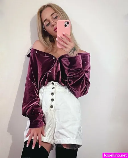 Tiny Loly OnlyFans Thumbnail #2qf8pfnugo