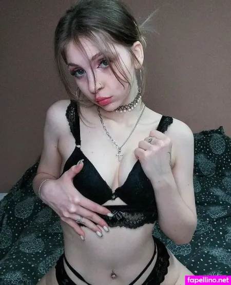 Tiny Martini OnlyFans Thumbnail #P2OvcVjumb