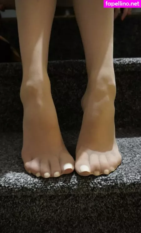 Tiny Nylon Feet OnlyFans Thumbnail #C9xTtt1b0k