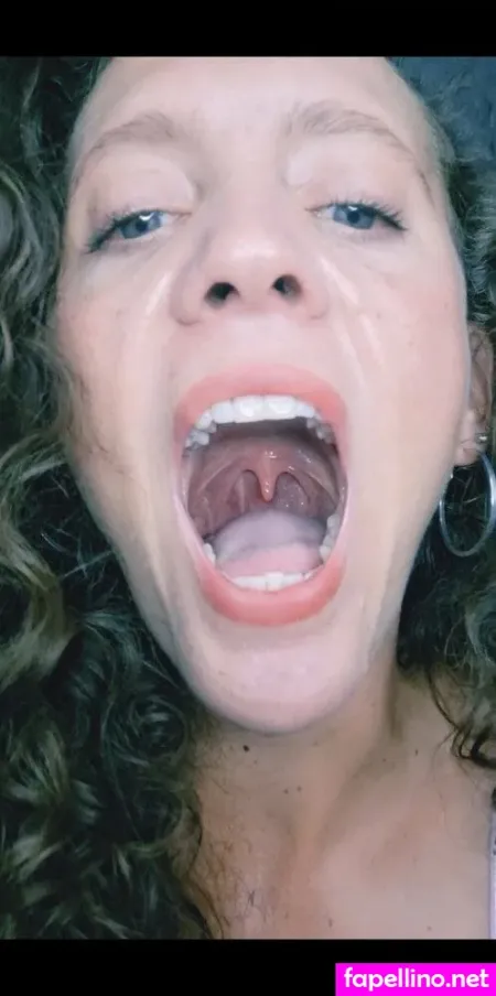 Tiny Uvula OnlyFans Thumbnail #kFGV5xKVZ9