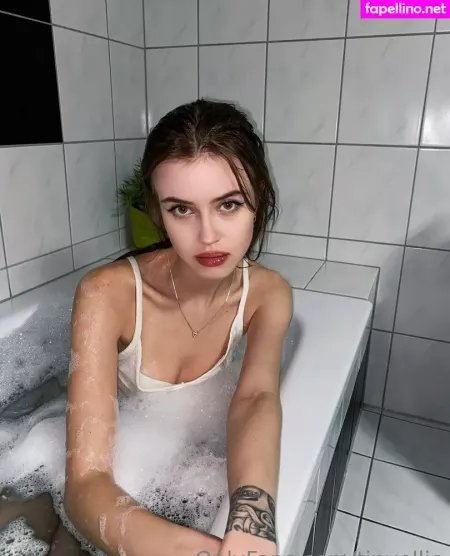 Tinyellie OnlyFans Thumbnail #WVJIGXlwzj