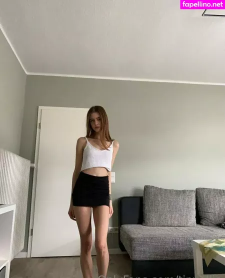 Tinyellie OnlyFans Thumbnail #famZEqBixz