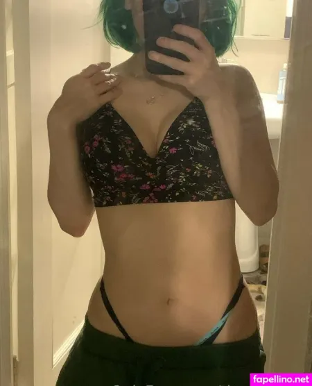 Tinyfaerieee OnlyFans Thumbnail #CCFpVvzIKT