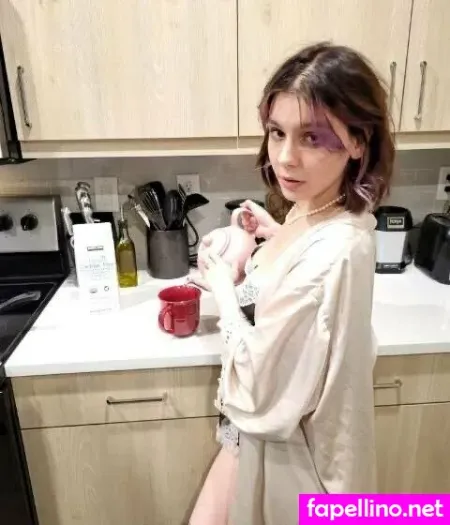 Tinyfaerieee OnlyFans Thumbnail #HgR7d7NfZ7