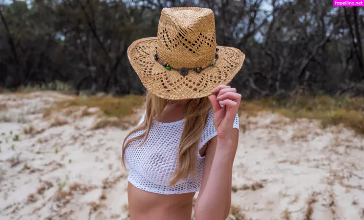 Tinyhini OnlyFans Thumbnail #sSpHGv5BkO