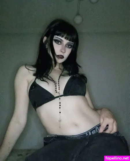 Tinyjullesssss OnlyFans Thumbnail #4XFtX80ape