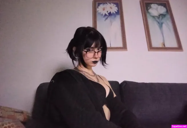 Tinyjullesssss OnlyFans Thumbnail #pxgW8te488